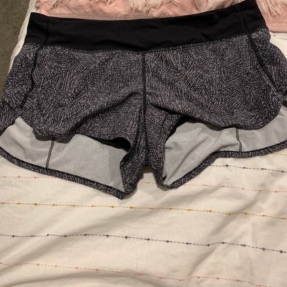 speckled lulu lemon 2.5 speed short